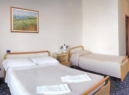 Medi Garden Hotel&Residence Алба Адриатика Екстериор снимка