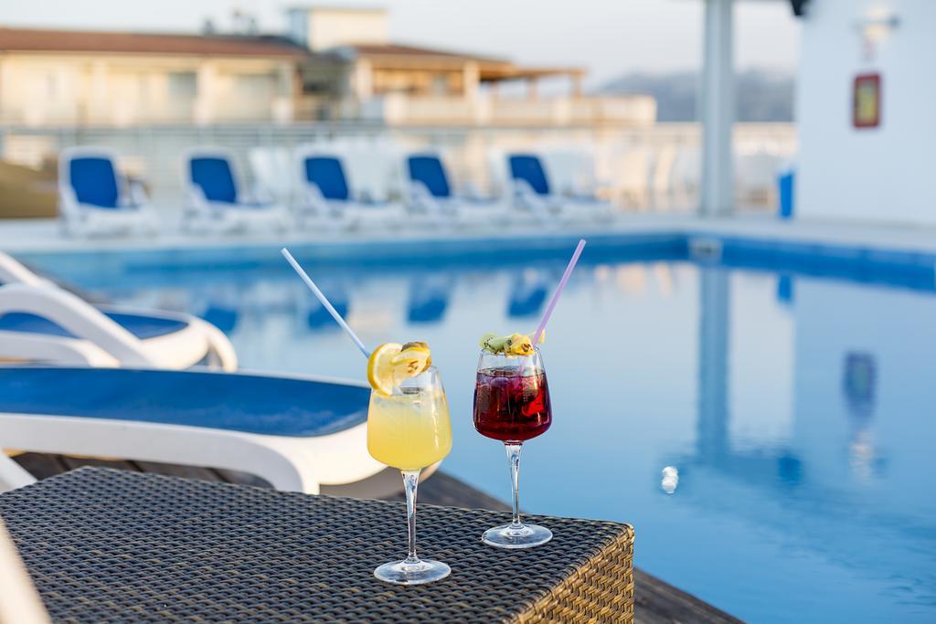 Medi Garden Hotel&Residence Алба Адриатика Екстериор снимка