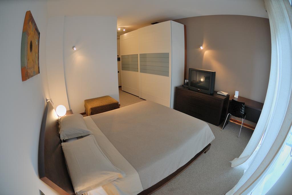 Medi Garden Hotel&Residence Алба Адриатика Екстериор снимка