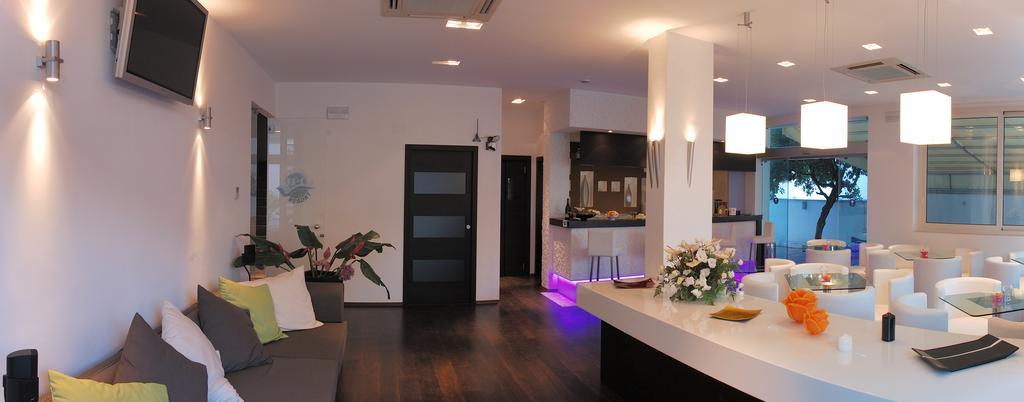 Medi Garden Hotel&Residence Алба Адриатика Екстериор снимка