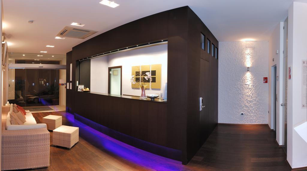 Medi Garden Hotel&Residence Алба Адриатика Екстериор снимка