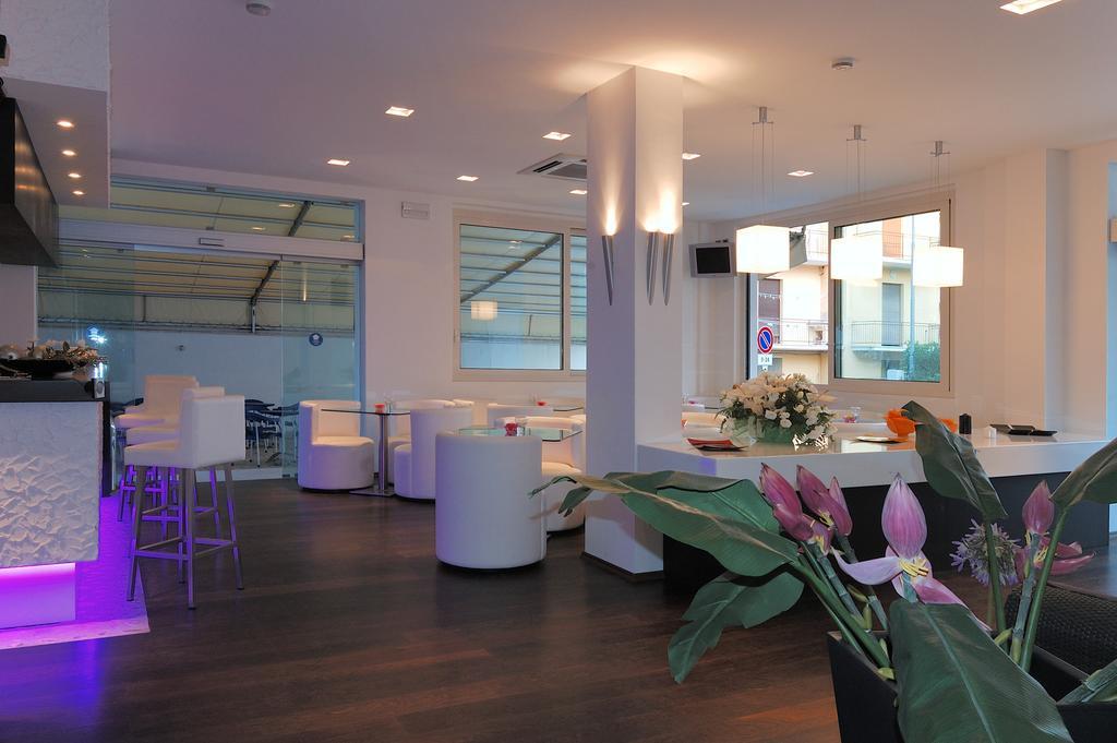 Medi Garden Hotel&Residence Алба Адриатика Екстериор снимка