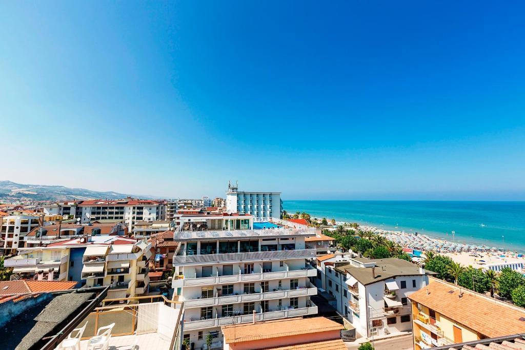 Medi Garden Hotel&Residence Алба Адриатика Екстериор снимка