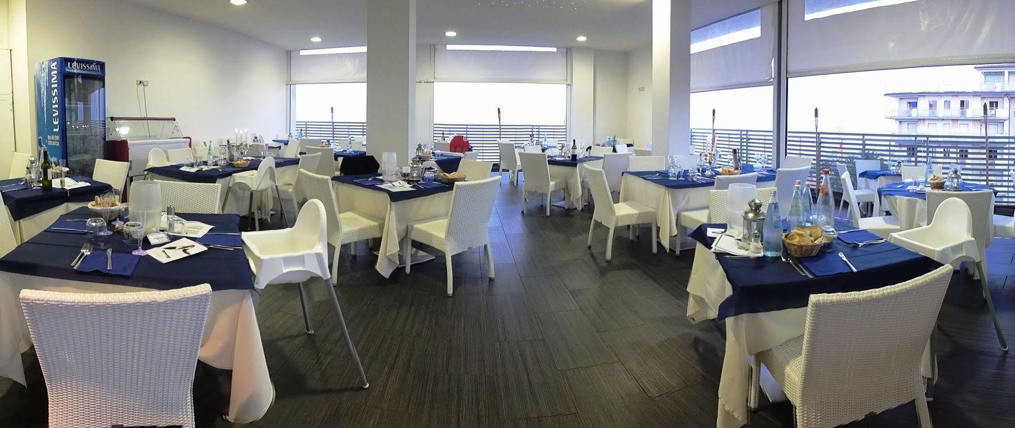 Medi Garden Hotel&Residence Алба Адриатика Екстериор снимка