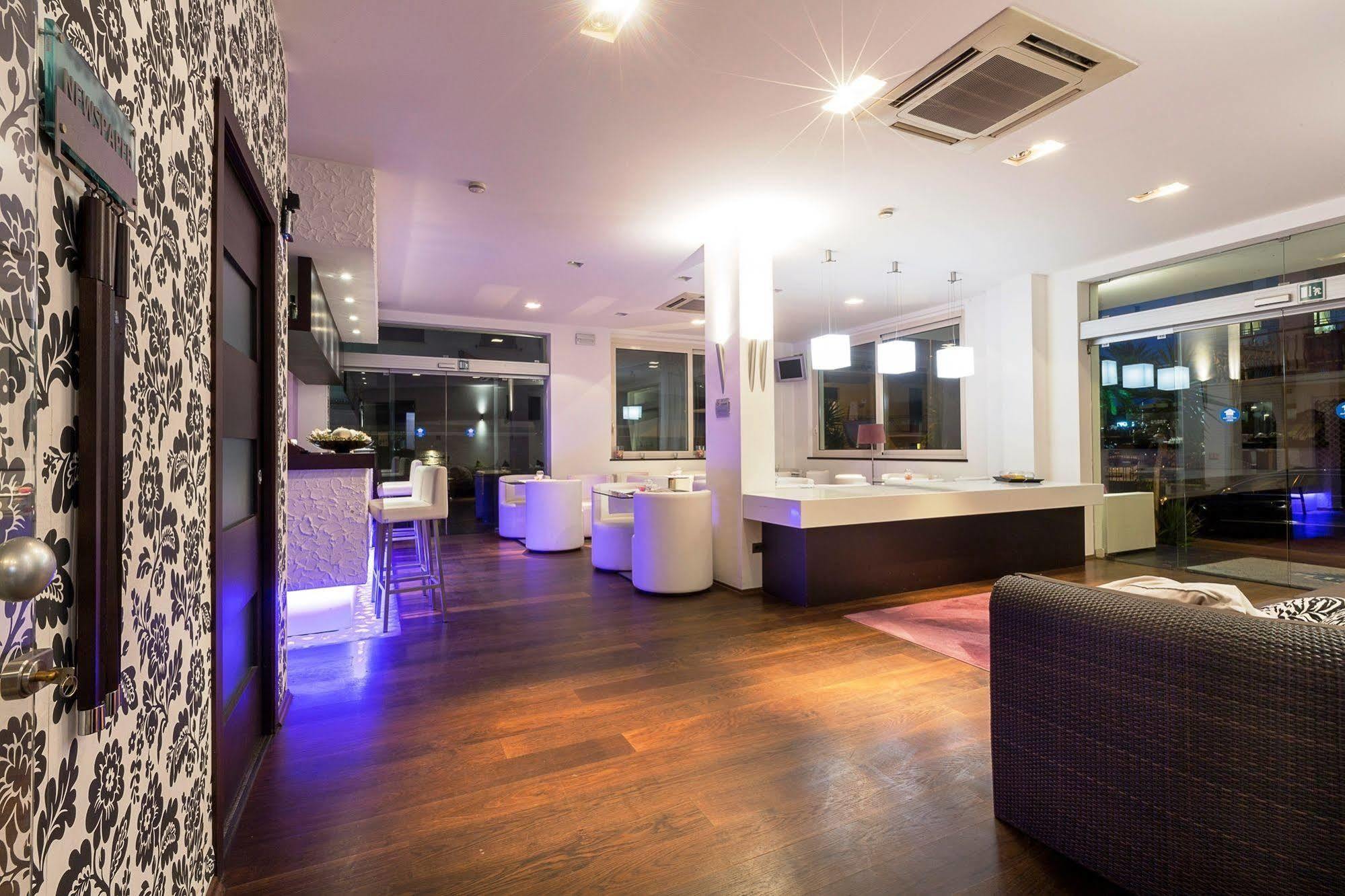 Medi Garden Hotel&Residence Алба Адриатика Екстериор снимка